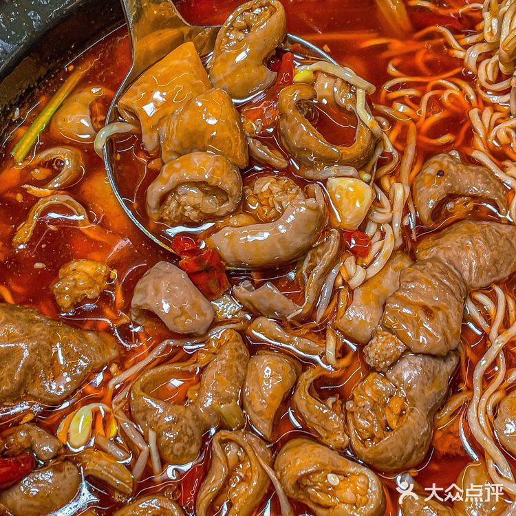 深圳这家肥肠煲吃一次就爱[爱心]上，我想天天来吃 