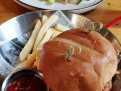 辣味炸鸡汉堡-COMMUNE幻师(五角场店)