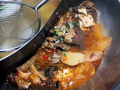 牛杂鸳鸯锅-左庭右院鲜牛肉火锅(浦江欢乐颂店)