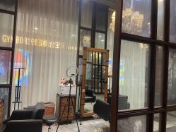 -侨治发型