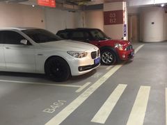 -成都银泰中心-停车场