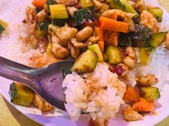 宫爆鸡丁盖饭-北京皖南温馨包子铺