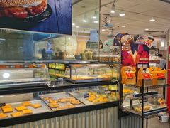 面包甜点陈列柜-Caidie Bakery采蝶轩(人民东路店)