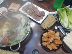 -乡土黄·鲜牛肉火锅·小龙虾(兴业街店)