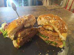 -HIGH FIVE哈福手工汉堡(桂林路店)