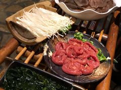 -老牌坊云南鱼豆花火锅(爱建店)