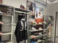 -SALOMON萨洛蒙(青岛海信店)