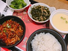 鱼香肉丝饭-老娘舅(苏州中心大道西大润发店)