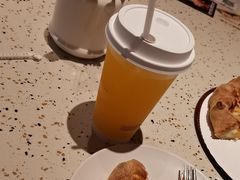 -必胜客(WOW中心城店)
