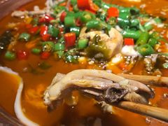 -沪小二炭火蛙锅(淮海中路美食不夜城店)