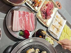 -围炉肉舍•炭烤活鳗•丹东海鲜烤肉(步行街店)