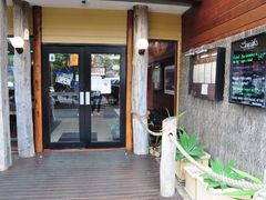 -12 Rocks Beach Bar Cafe