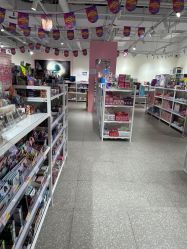 -嗨本可潮玩仓(大兴大悦春风里店)