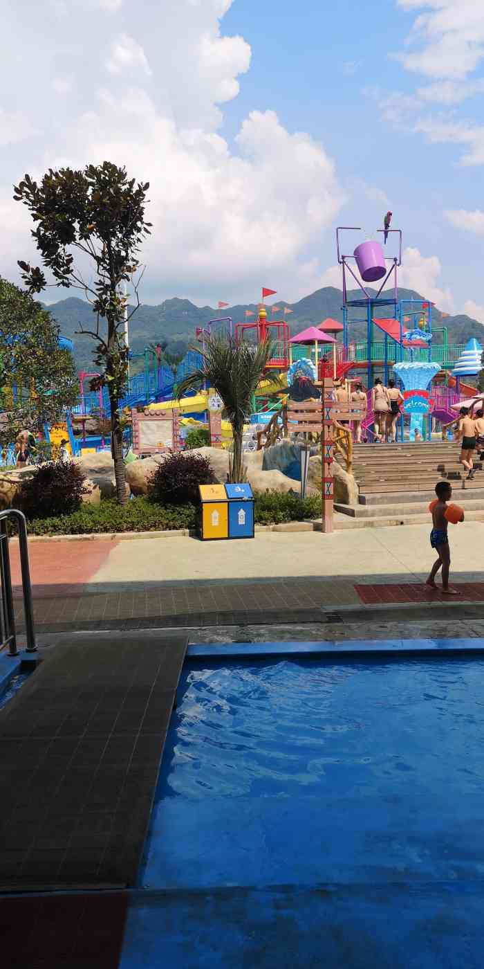 黔北娄山水上乐园-"总的感觉还行.门票买了就能通玩里面的所有.