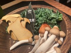 -三出山火锅(南京万象天地店)
