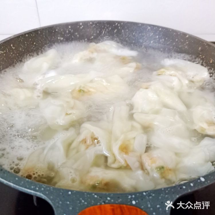 简单快速营养早餐，辣油鲜虾馄饨❗
