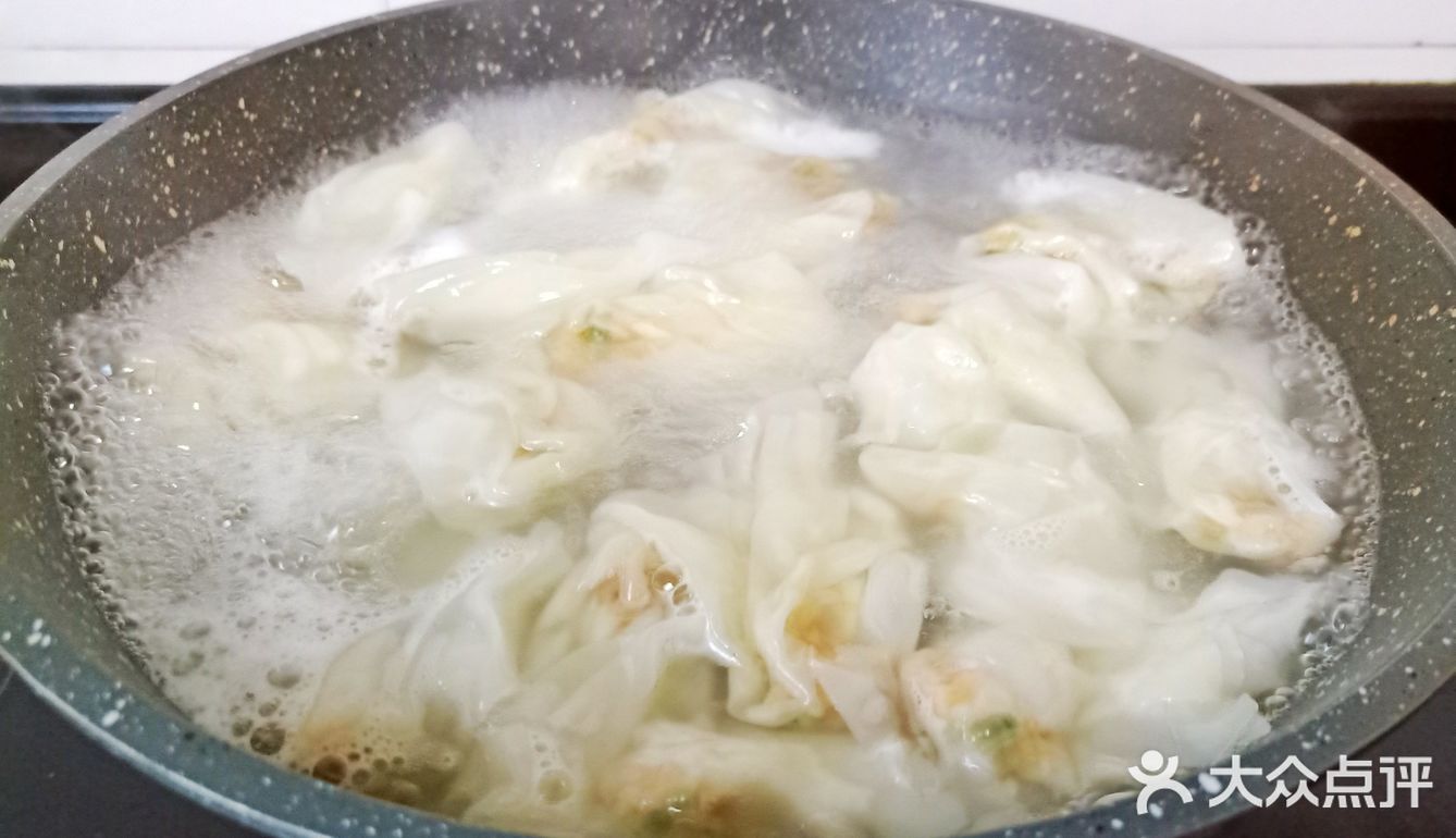 简单快速营养早餐，辣油鲜虾馄饨❗