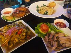 -Green Tree Rest. & Pub