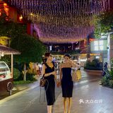 海棠区的吃货们不容错过，这家宝藏海鲜店的不必绕城千里，一街吃遍十座城、椰小鸡