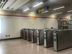 -常熟路(地铁站)