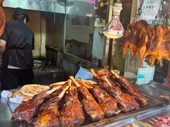 烤羊腿-艾力江和田馕坑烤肉店