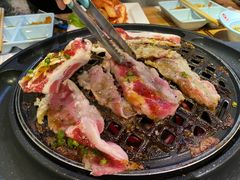 烤招牌厚切鲜猪五花-小米烤肉-泥炉炭烤(常营店)