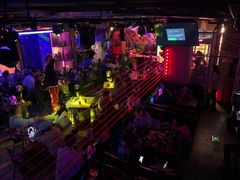 -UP嘻哈酒吧(粉巢店)