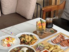 -酤居湖景音乐餐吧(安宁店)