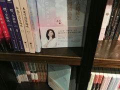 -钟书阁(松江泰晤士小镇店)