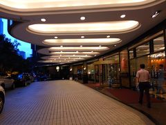-深圳富苑皇冠假日套房酒店