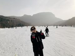 -济南卧虎山滑雪场
