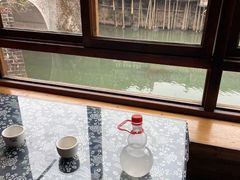 -临江餐馆二楼美食部落