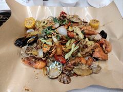 -老东镇啤酒屋海鲜加工·蒸汽海鲜·海鲜烧烤(台东店)