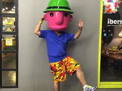 -莓园冰淇淋店