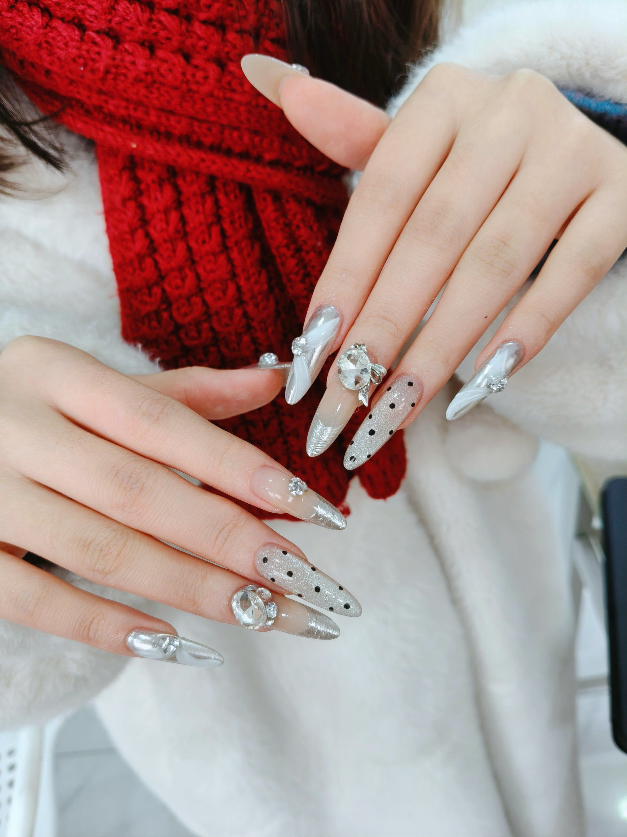 学美甲可以去哪找兼职