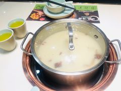 -洪氏嗨捞·猪肚鸡火锅(阳光天地店)