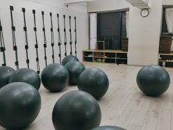 -OM瑜伽教练培训学院