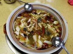 乌鸡野生菌汤-东巴谷野生菌火锅餐厅
