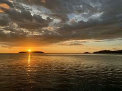 -Sunset Bar(丹绒亚路香格里拉店)