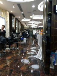 点击看大图 -八佰伴8008星级形象店
