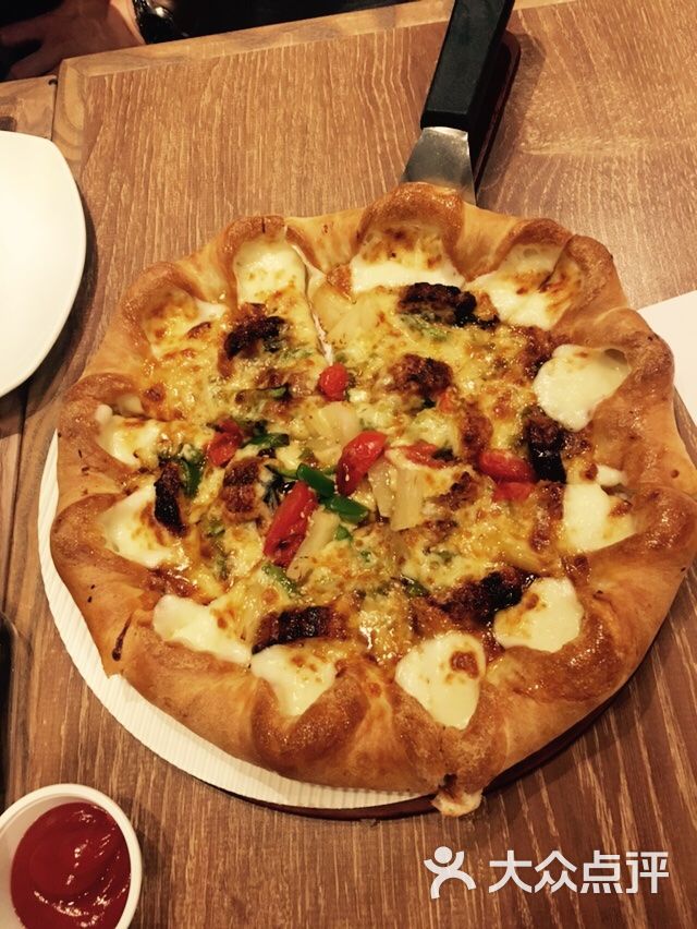 必胜客(大悦城bistro店)芝香鳗鱼披萨图片 - 第1张