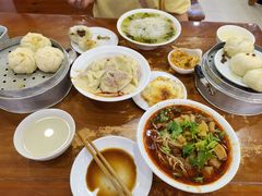 红油抄手-胡成记口蘑龙眼包子(盐道街店)