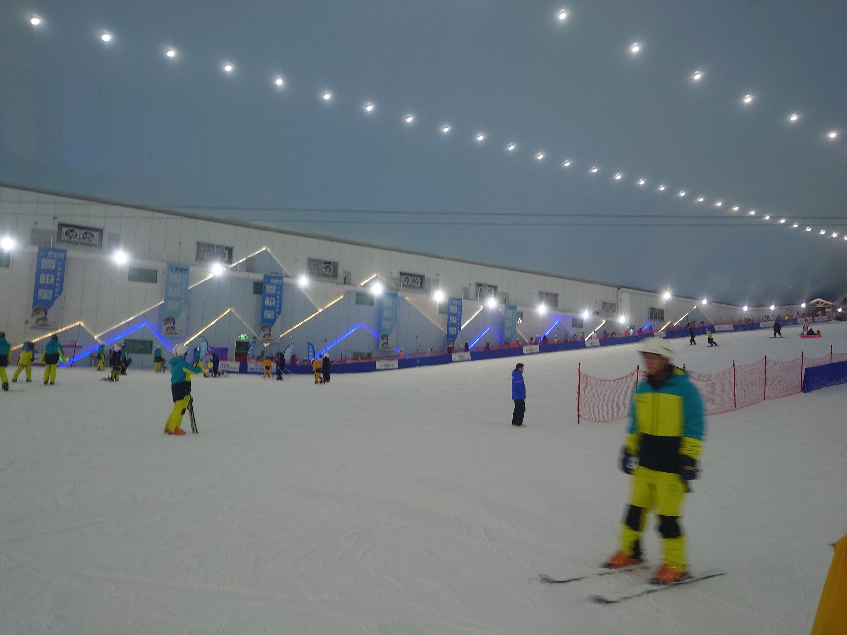 滑雪场刮起“装备热”从雪镜到雪鞋一共要花多少钱？爱游戏- 爱游戏体育- AYX爱游戏体育官方网站