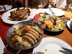 德式烤猪肘配酸菜土豆泥-申德勒加油站西餐厅(日坛路总店)