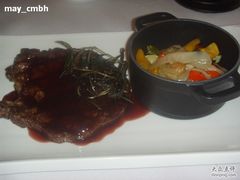 扒顶级国产肉眼牛排-北京建国饭店杰斯汀法餐厅