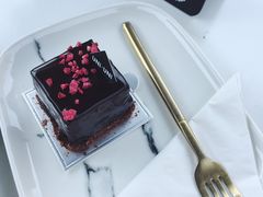 -UNI UNI(环亚凯瑟琳店)