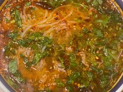 -云阿蛮云南生烫牛肉米线(奉贤路店)