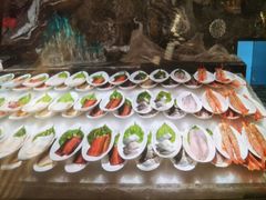 -雍容荟帝王蟹活龙虾展台自助(IFS黑金店)