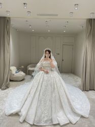 点击看大图 -Renee芮亦婚纱