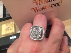 iphone_upload_pic-Vivienne Westwood(上海来福士广场店)